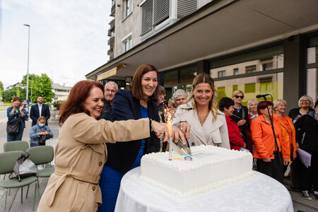 Prerez rojstnodnevne torte CDA Domžale; foto Eva Žurbi 
