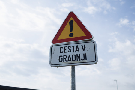 Simbolična fotografija ceste v gradnji; foto Jure Gubanc