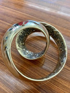 nagrajena bronasta skulptura