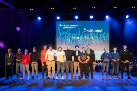 l_491560sportnik_leta_2022_022