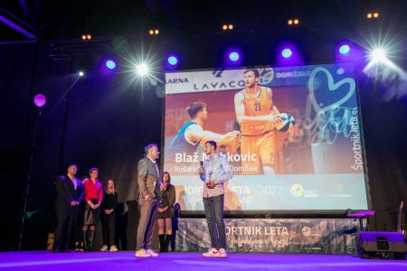 l_491564sportnik_leta_2022_047