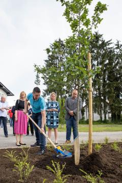 Slavnostna_povorka_800let_Dob-13