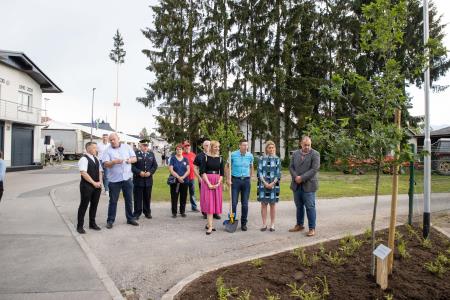 Slavnostna_povorka_800let_Dob-15