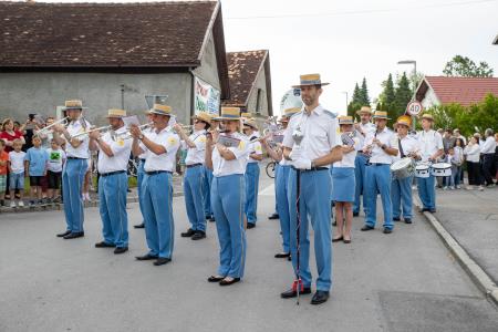 Slavnostna_povorka_800let_Dob-37