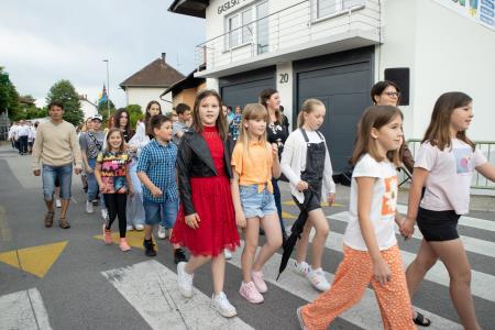 Slavnostna_povorka_800let_Dob-118