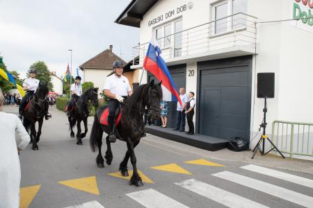 Slavnostna_povorka_800let_Dob-74