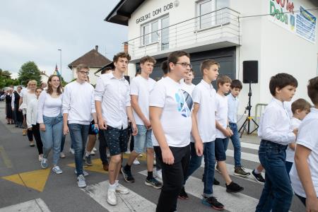 Slavnostna_povorka_800let_Dob-125