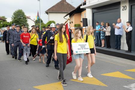 Slavnostna_povorka_800let_Dob-145