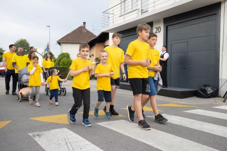 Slavnostna_povorka_800let_Dob-178