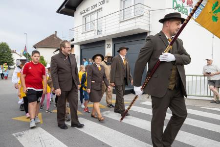 Slavnostna_povorka_800let_Dob-209