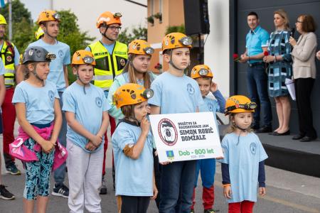 Slavnostna_povorka_800let_Dob-213