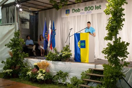 Slavnostna_povorka_800let_Dob-239