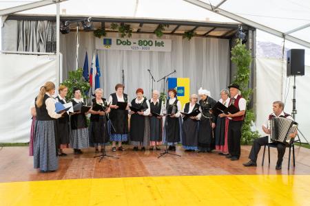 Slavnostna_povorka_800let_Dob-267