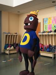 Hrošček Simon obiskal OŠ Roje in OŠ Dragomelj