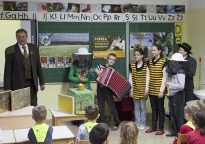 Mini župan in mini podžupanja na Tradicionalnem slovenskem zajtrku
