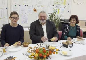 Mini župan in mini podžupanja na Tradicionalnem slovenskem zajtrku
