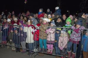 Božiček obiskal otroke v Češminovem parku