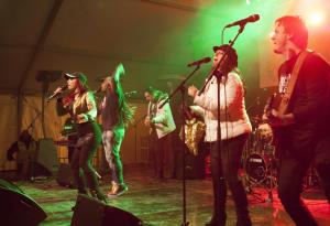 Božična Petkova pumba z energično Tanjo Žagar