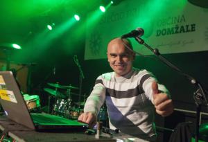 Božična Petkova pumba z energično Tanjo Žagar