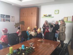 Na Občini Domžale obujamo slovenski običaj prihoda kolednikov