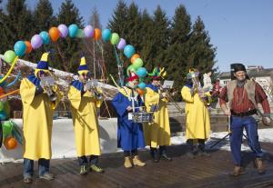 OTROŠKO PUSTNO RAJANJE V ČEŠMINOVEM PARKU