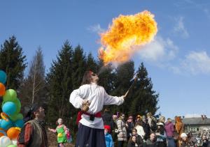 OTROŠKO PUSTNO RAJANJE V ČEŠMINOVEM PARKU