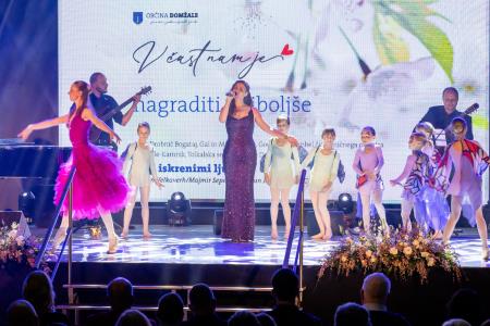 Med iskrenimi ljudmi, foto: Rok Majhenič