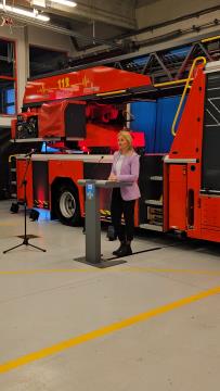 Slavnostni prevzem novega gasilskega vozila v Centru za zaščito in reševanje Domžale 