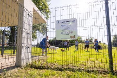 Pasje igrišče Vir je odprto. Foto: Rok Majhenič/Občina Domžale