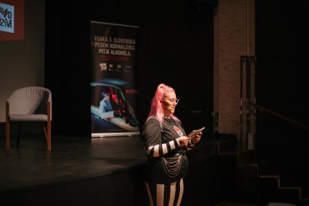 Heroji furajo v pižamah, foto: Eva Žurbi