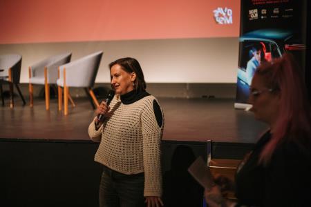 Heroji furajo v pižamah, foto: Eva Žurbi