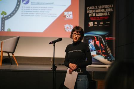 Heroji furajo v pižamah, foto: Eva Žurbi