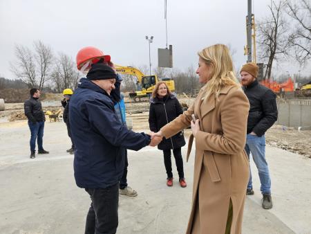 Županja obiskala gradbišče v Športnem parku Domžale; foto: Občina Domžale