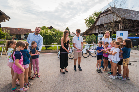 Slavnostni prerez traku; foto: Karin Božič Zupančič
