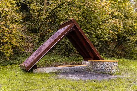 Prenovljena podoba rekreacijske poti ob Kamniški Bistrici pod vznožjem Šumberka