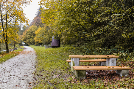 Prenovljena podoba rekreacijske poti ob Kamniški Bistrici pod vznožjem Šumberka
