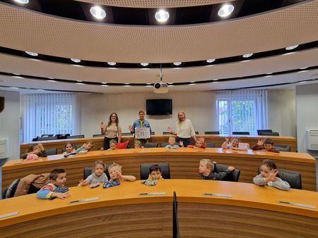 Skupina Žabice iz ihanskega Vrtca Krtek obiskale županjo