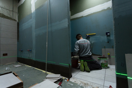 Dela na gradbišču domžalskega bazena intenzivno potekajo; foto Jure Gubanc