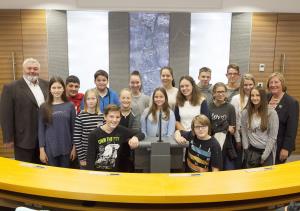 Skupinska fotografija ob koncu sprejema